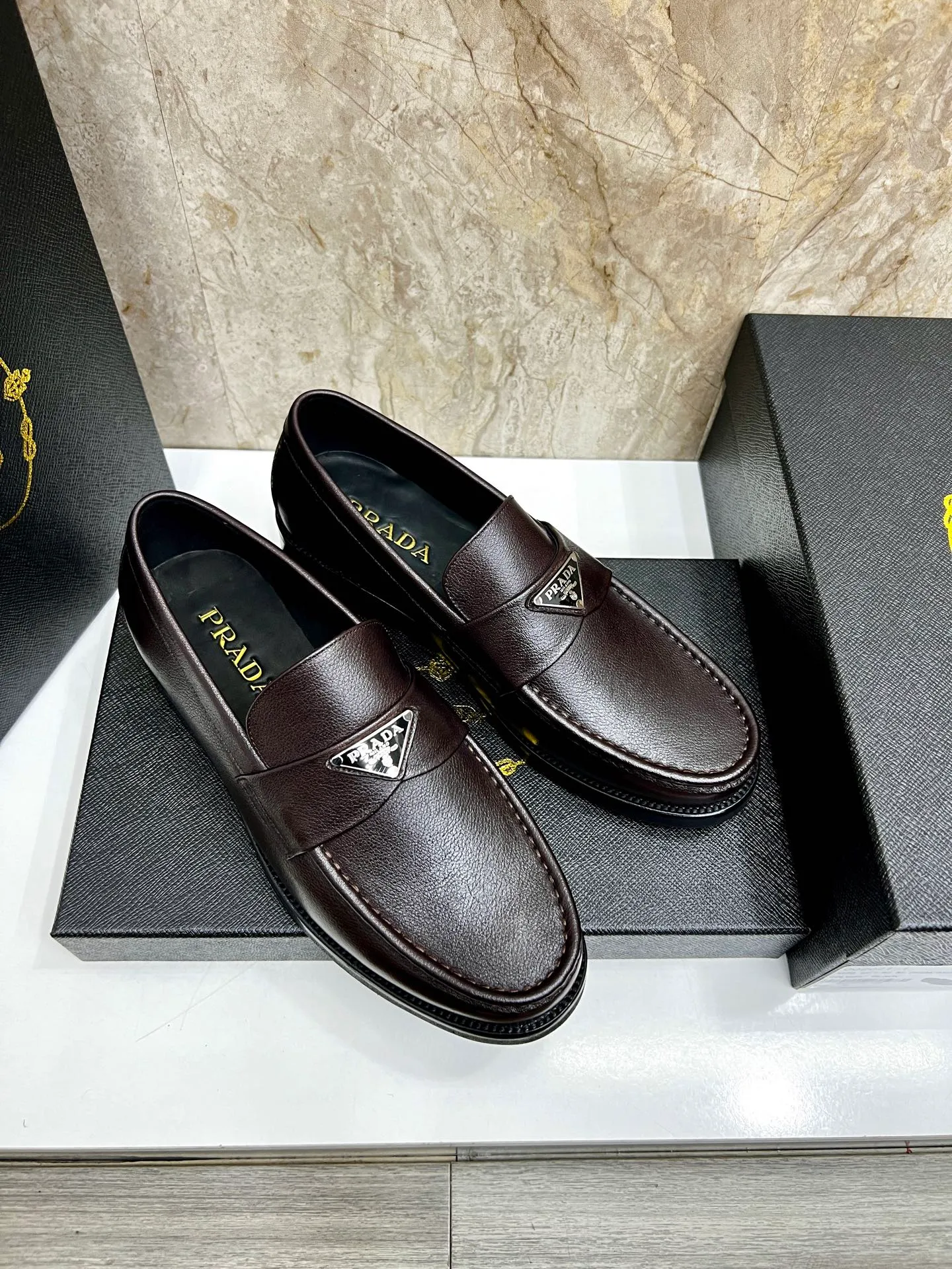 PRADA~ Size: 38-44 (customized 45/46 P: 💰880 P's original official website new high-end men's leather shoes, top-quality original replicas, made of imported open edge beads/calf leather, calf leather breathable lining, original leather outsole!